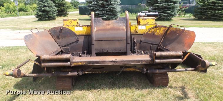 image for item DH9678 1982 Layton F-525 paver