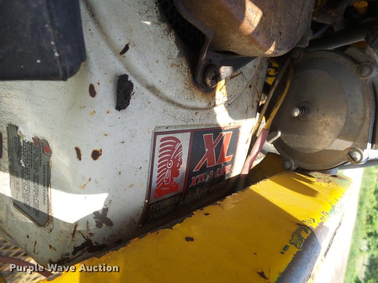 image for item DH9678 1982 Layton F-525 paver