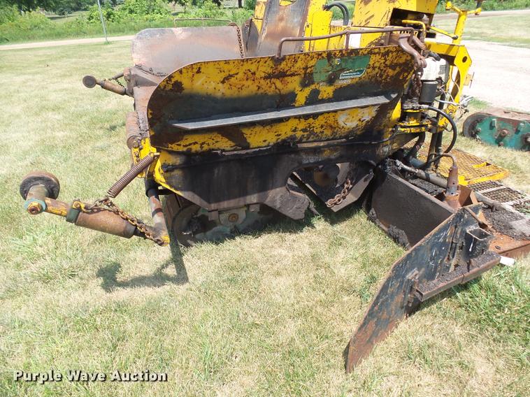 image for item DH9678 1982 Layton F-525 paver