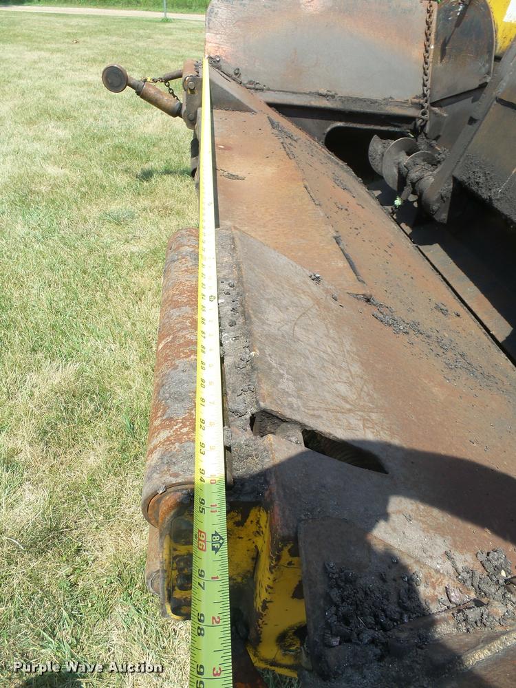 image for item DH9678 1982 Layton F-525 paver