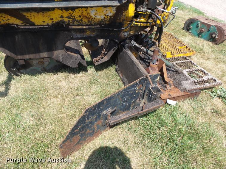 image for item DH9678 1982 Layton F-525 paver