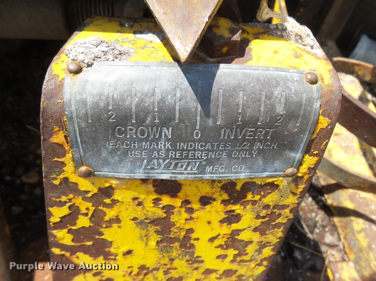 image for item DH9678 1982 Layton F-525 paver