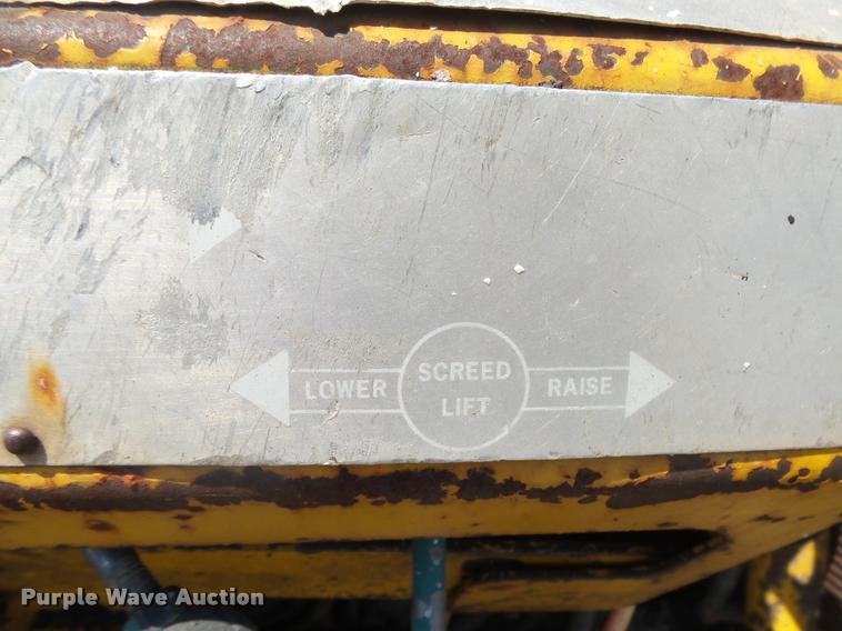 image for item DH9678 1982 Layton F-525 paver