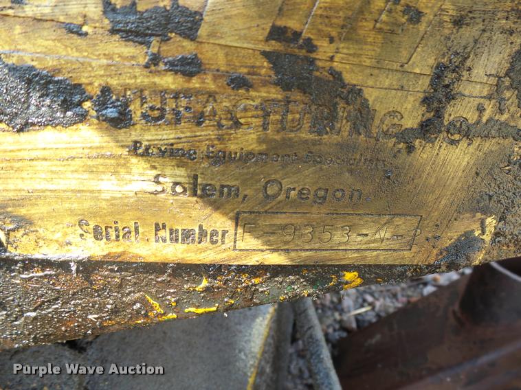 image for item DH9678 1982 Layton F-525 paver