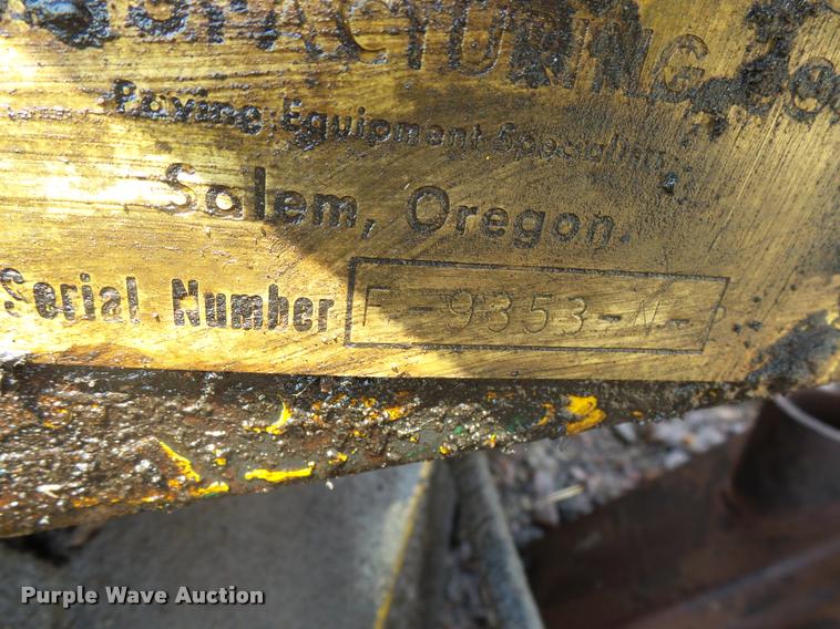 image for item DH9678 1982 Layton F-525 paver