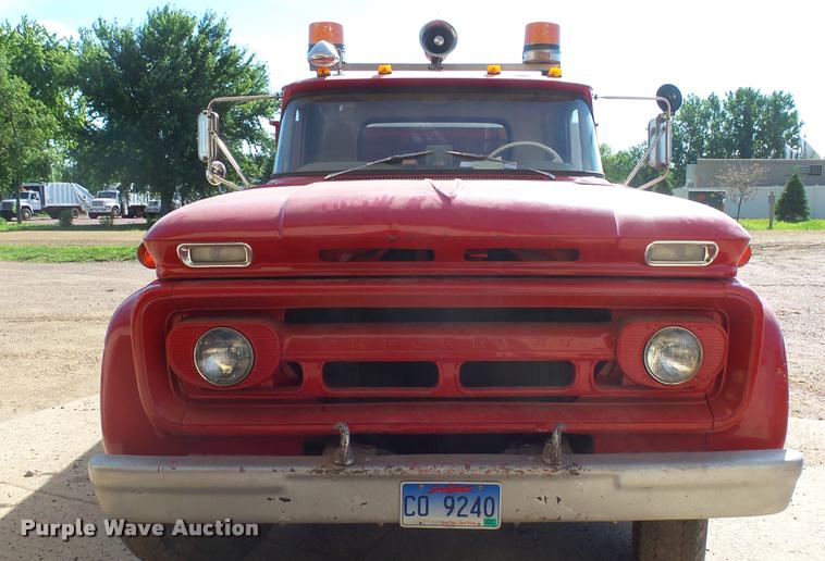 image for item J5444 1962 Chevrolet C6500 fire truck