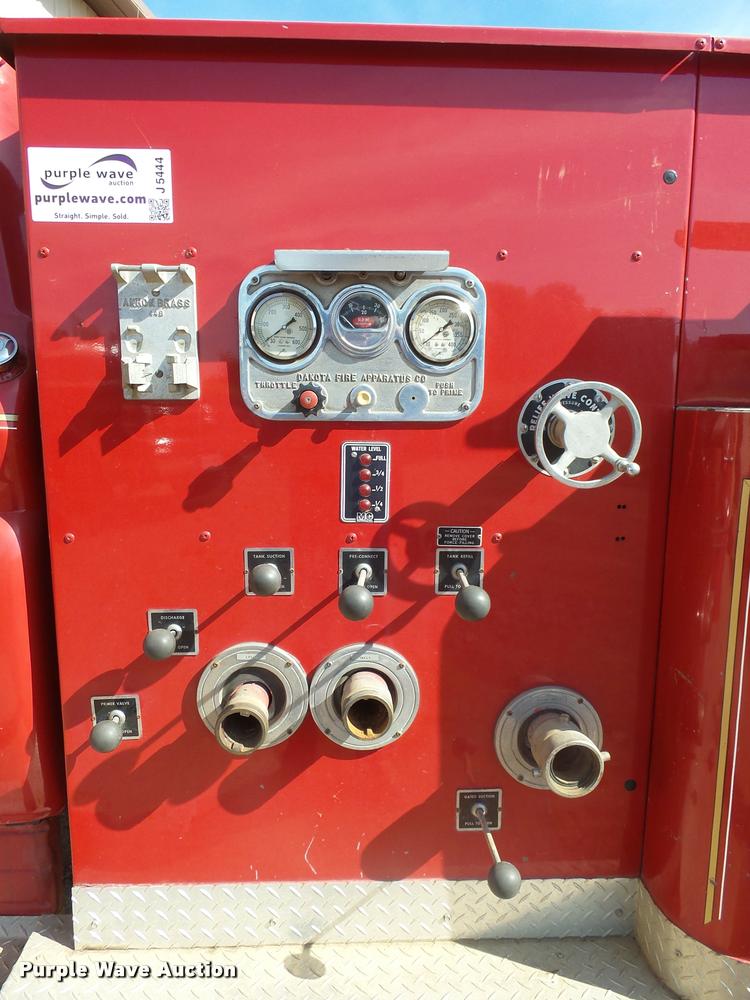 image for item J5444 1962 Chevrolet C6500 fire truck