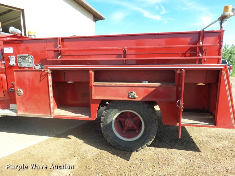 image for item J5444 1962 Chevrolet C6500 fire truck
