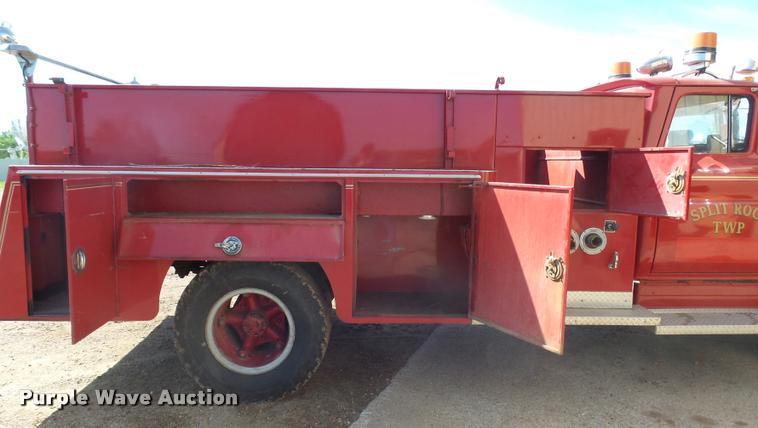 image for item J5444 1962 Chevrolet C6500 fire truck