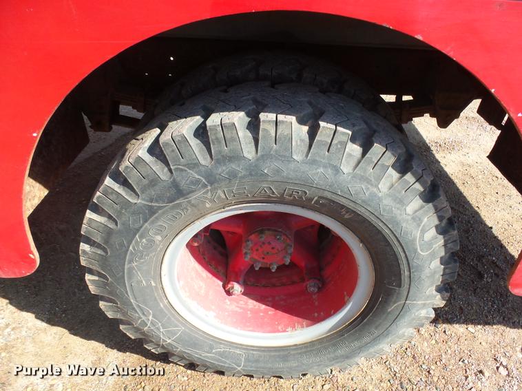 image for item J5444 1962 Chevrolet C6500 fire truck