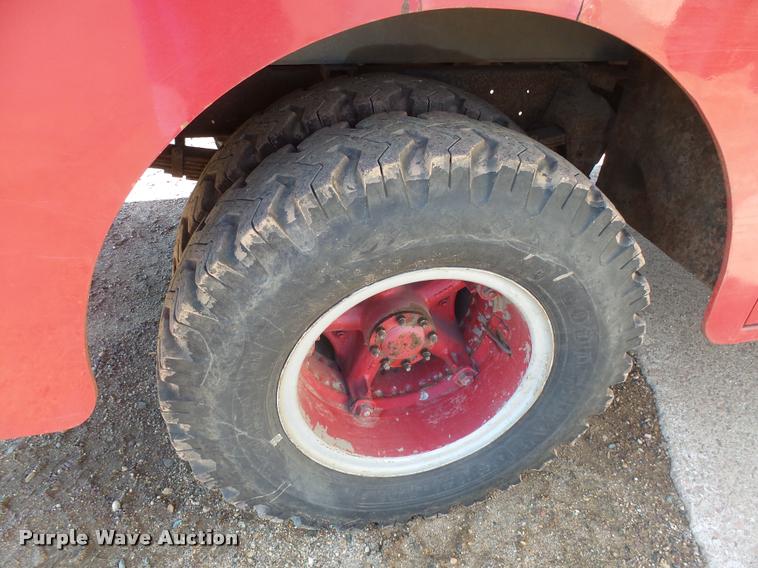 image for item J5444 1962 Chevrolet C6500 fire truck