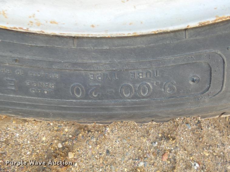 image for item J5444 1962 Chevrolet C6500 fire truck