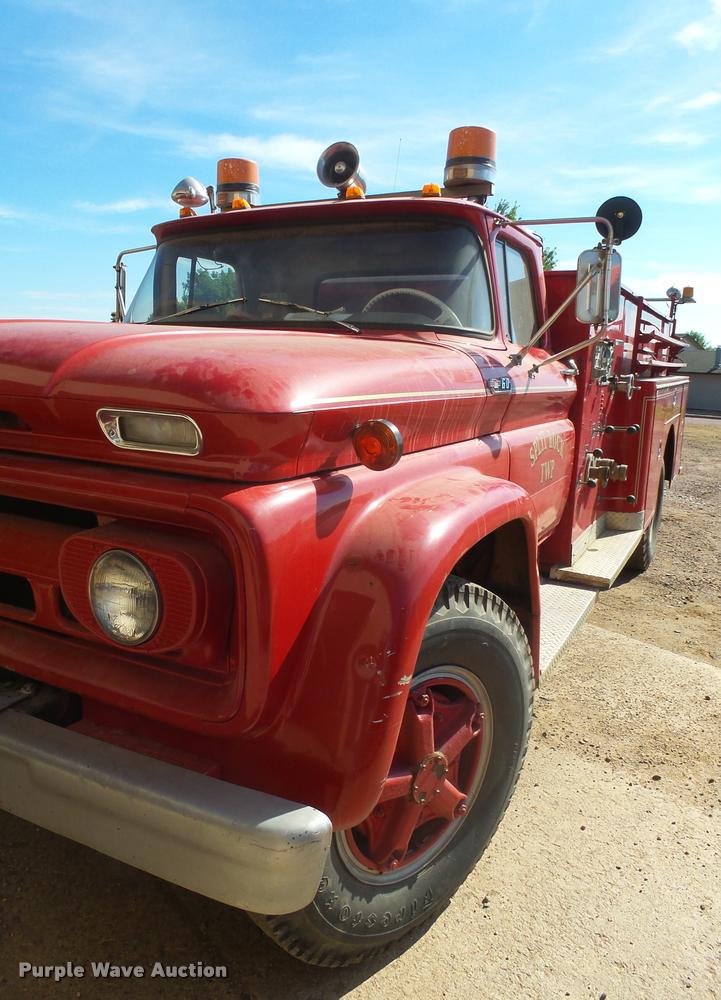 image for item J5444 1962 Chevrolet C6500 fire truck