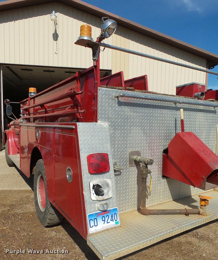 image for item J5444 1962 Chevrolet C6500 fire truck
