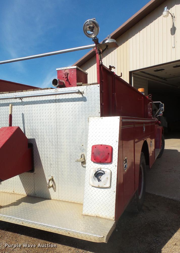 image for item J5444 1962 Chevrolet C6500 fire truck