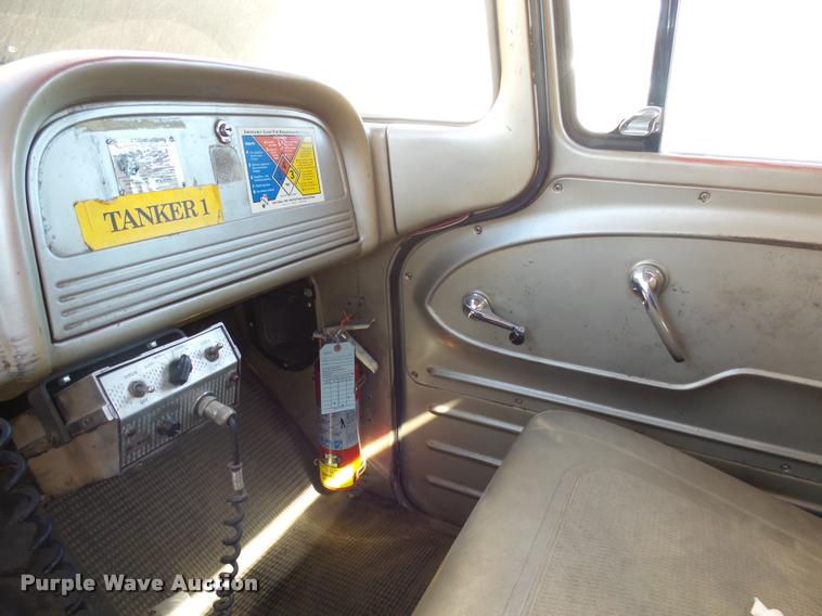 image for item J5444 1962 Chevrolet C6500 fire truck