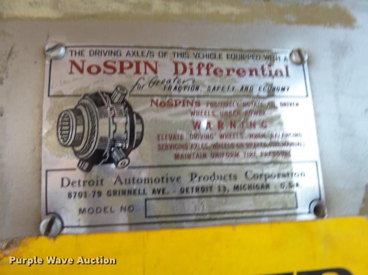 image for item J5444 1962 Chevrolet C6500 fire truck