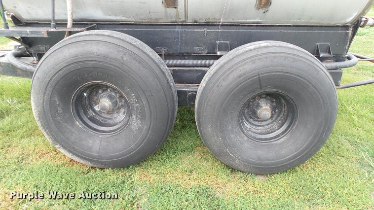 image for item DA1113 Nurse tank trailer