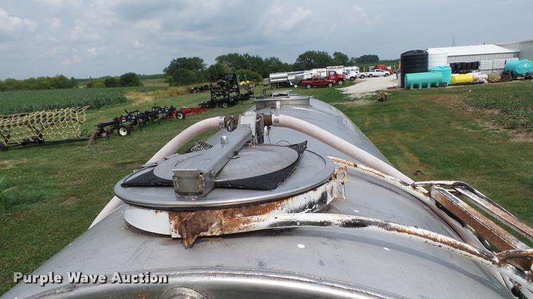 image for item DA1113 Nurse tank trailer