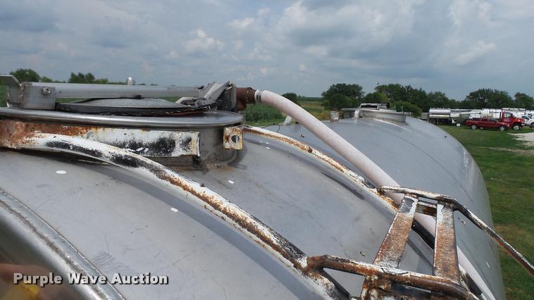 image for item DA1113 Nurse tank trailer