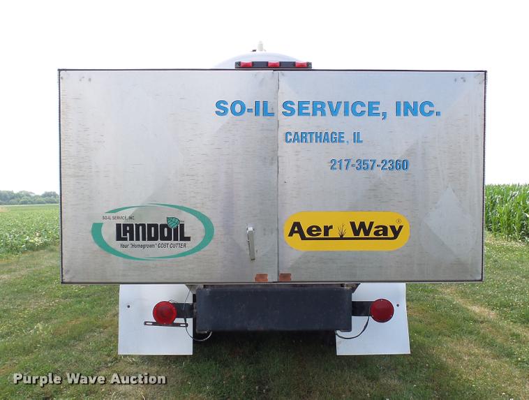 image for item DA1114 1979 International 1824 chemical tank truck