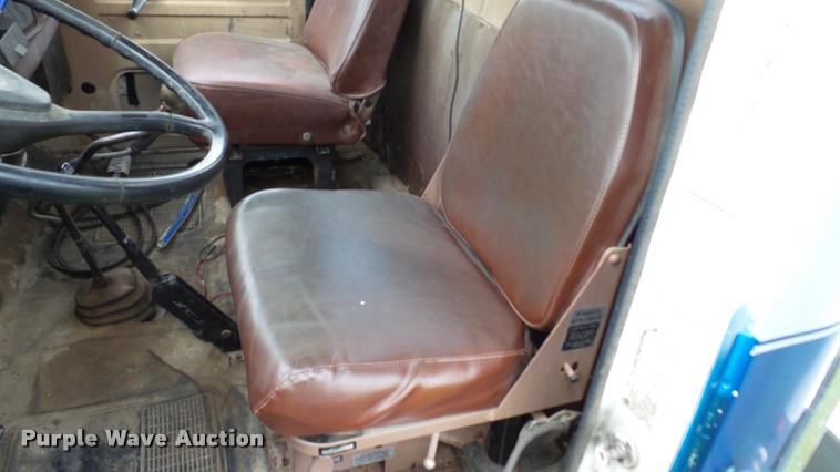 image for item DA1114 1979 International 1824 chemical tank truck