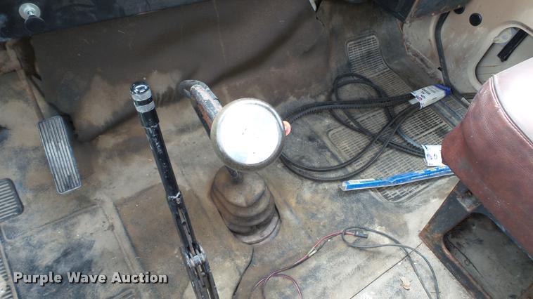 image for item DA1114 1979 International 1824 chemical tank truck