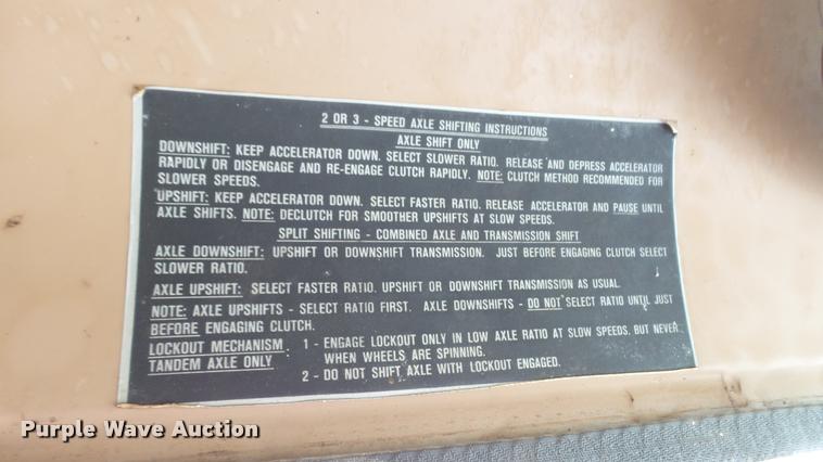 image for item DA1114 1979 International 1824 chemical tank truck