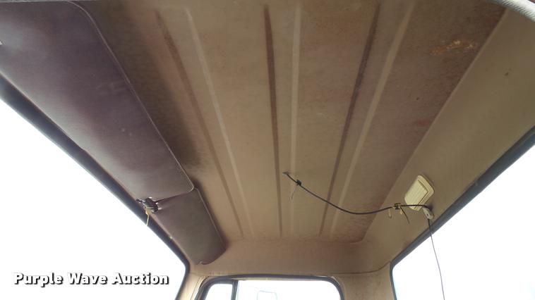 image for item DA1114 1979 International 1824 chemical tank truck