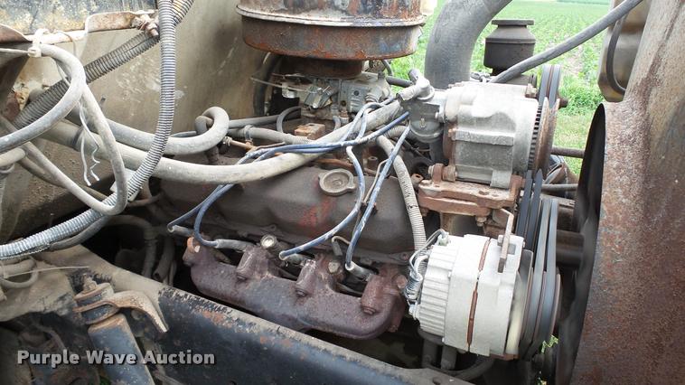 image for item DA1114 1979 International 1824 chemical tank truck