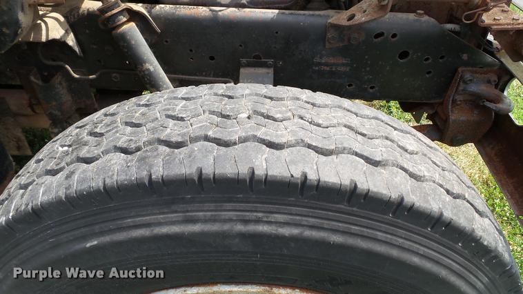 image for item DA1114 1979 International 1824 chemical tank truck