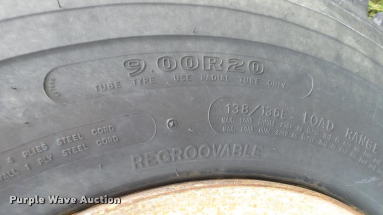 image for item DA1114 1979 International 1824 chemical tank truck