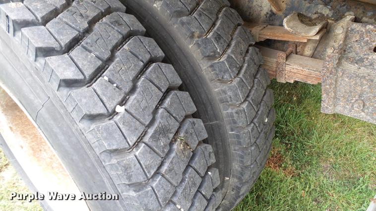 image for item DA1114 1979 International 1824 chemical tank truck