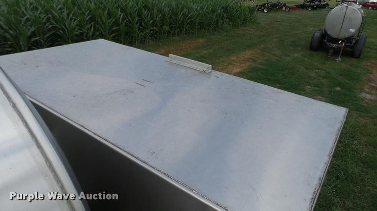 image for item DA1114 1979 International 1824 chemical tank truck