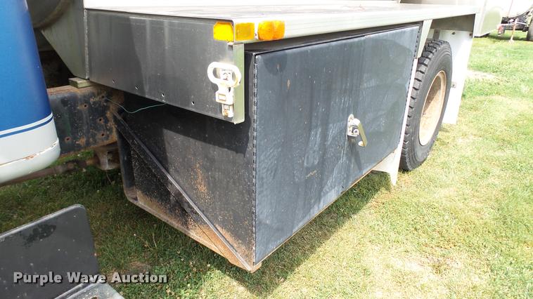 image for item DA1114 1979 International 1824 chemical tank truck