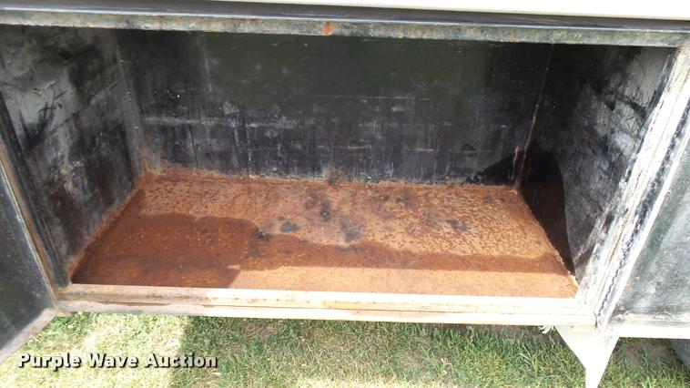 image for item DA1114 1979 International 1824 chemical tank truck