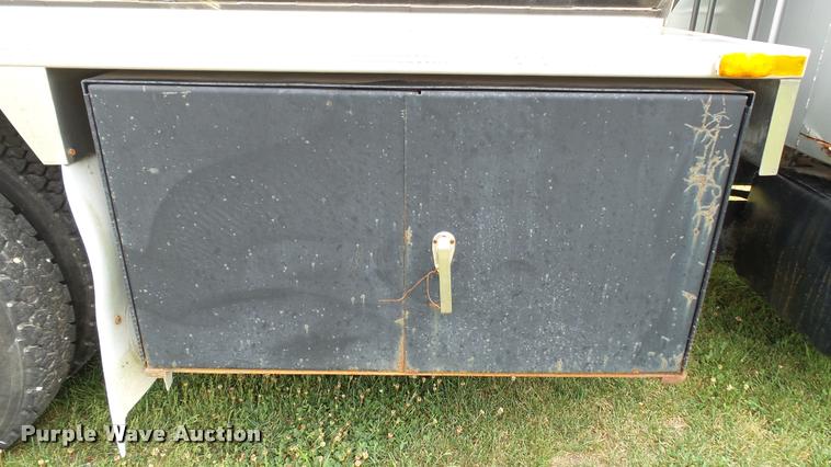 image for item DA1114 1979 International 1824 chemical tank truck