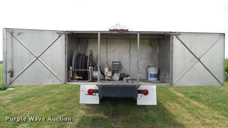 image for item DA1114 1979 International 1824 chemical tank truck