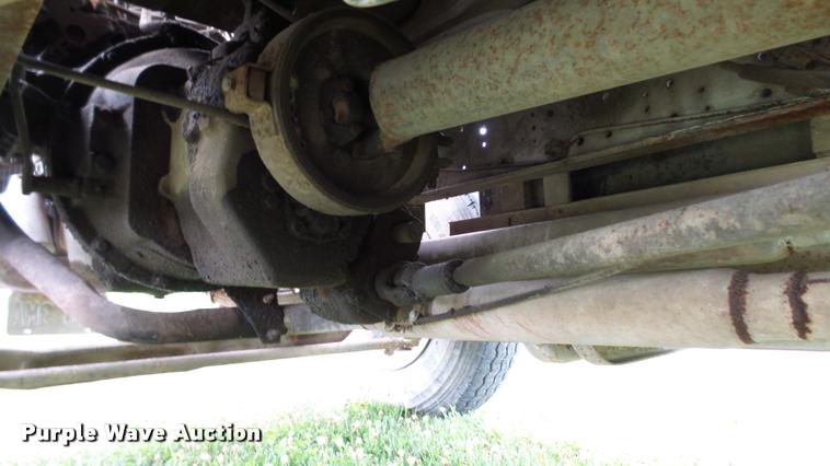 image for item DA1114 1979 International 1824 chemical tank truck