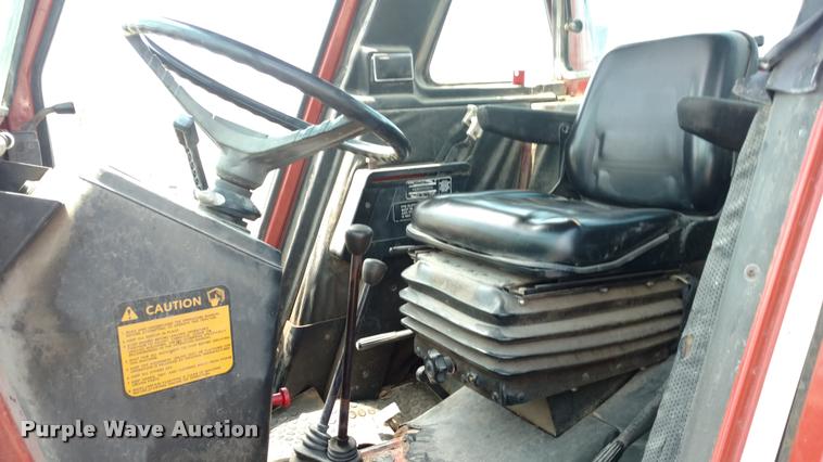 image for item DA5626 Hesston 980 tractor