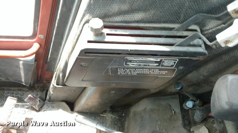 image for item DA5626 Hesston 980 tractor