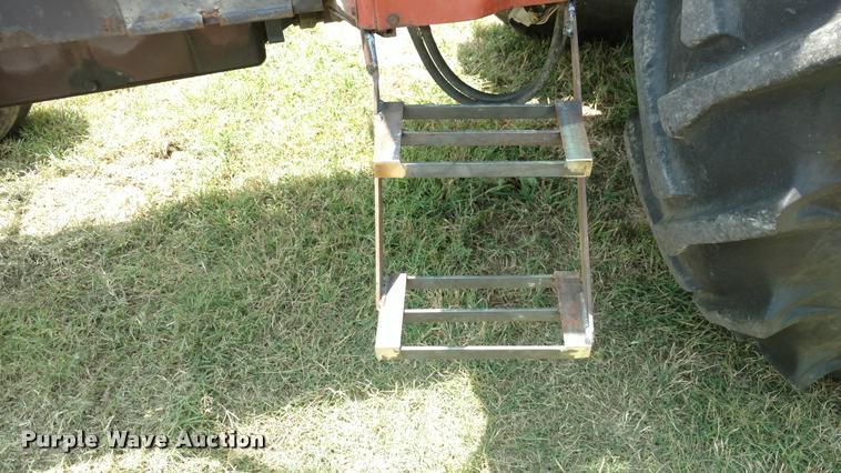 image for item DA5626 Hesston 980 tractor