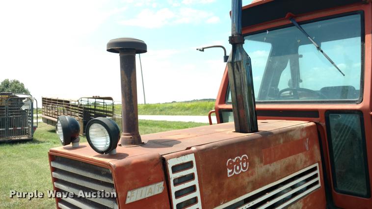 image for item DA5626 Hesston 980 tractor