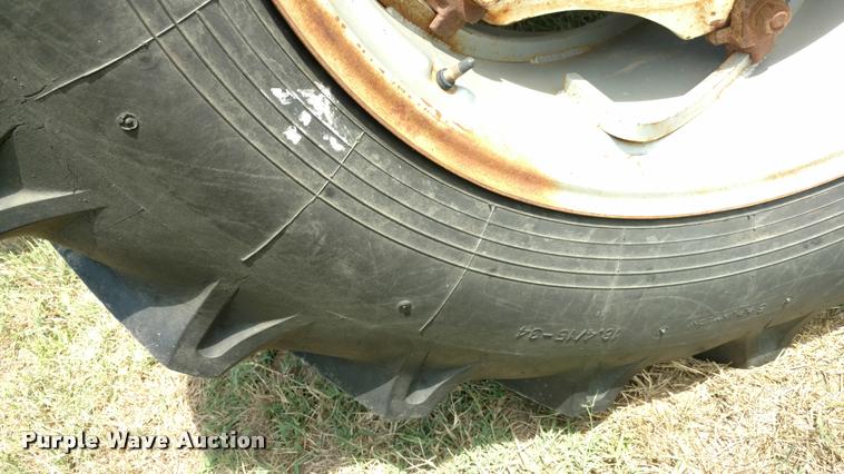 image for item DA5626 Hesston 980 tractor