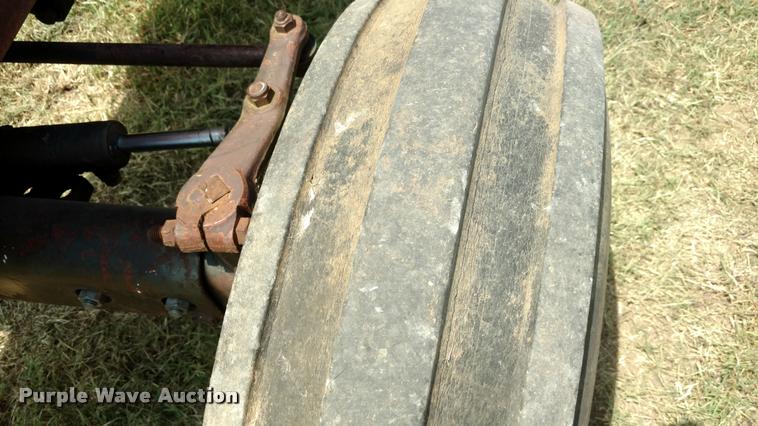 image for item DA5626 Hesston 980 tractor