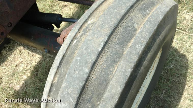 image for item DA5626 Hesston 980 tractor