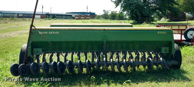 image for item DA5634 (2) John Deere 830 grain drills