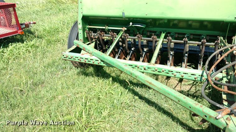 image for item DA5634 (2) John Deere 830 grain drills