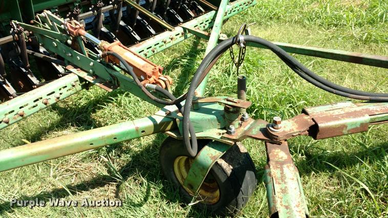 image for item DA5634 (2) John Deere 830 grain drills