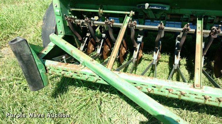 image for item DA5634 (2) John Deere 830 grain drills